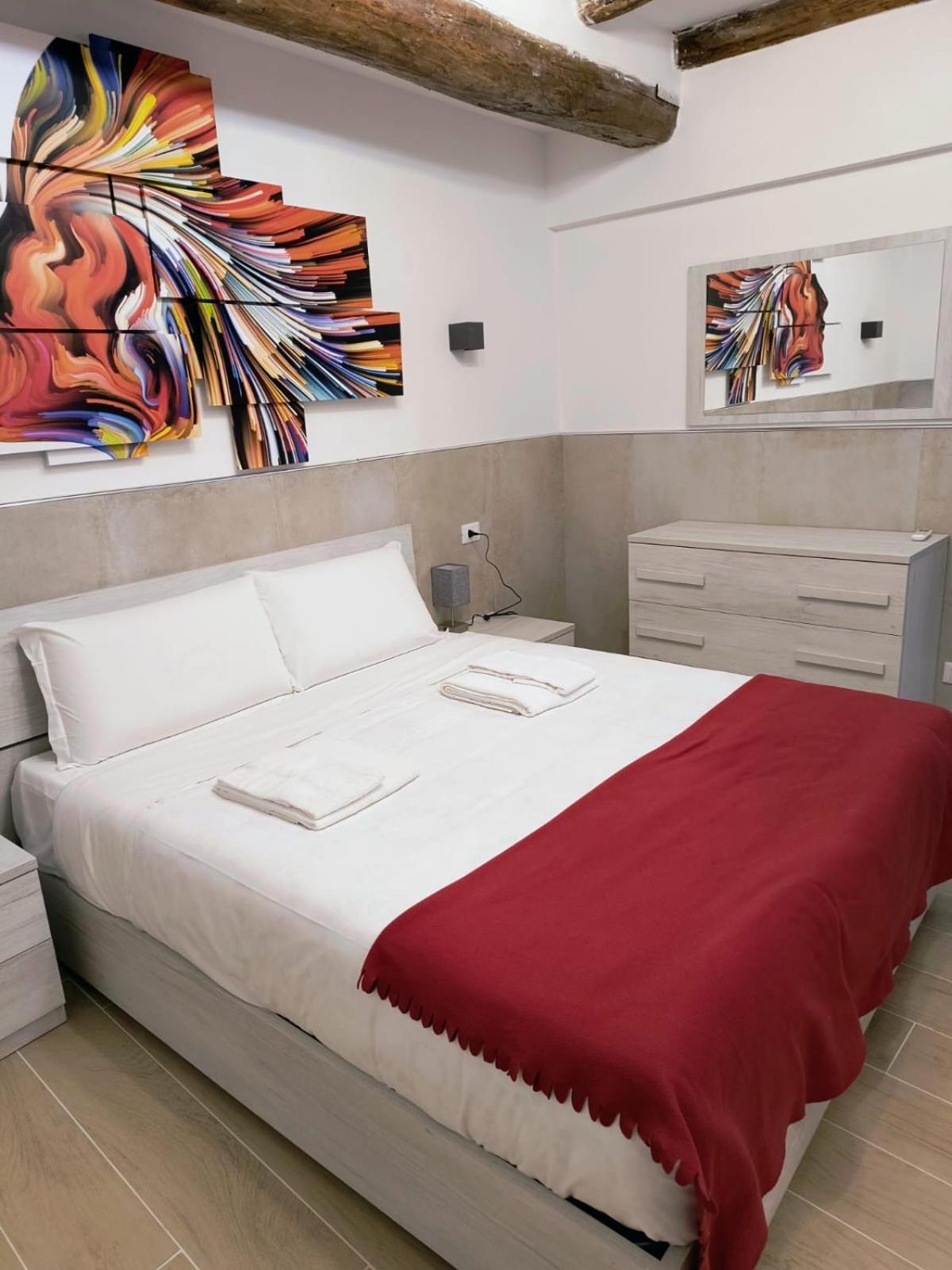 شقة 50 Tourist House Bologna - Pratello - Self Check-In المظهر الخارجي الصورة